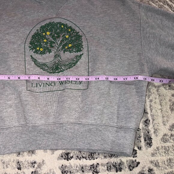 Urban Outfitters Small Cropped Crewneck Sweatshirt Tree Living Wisely Gray - Picture 8 of 11